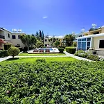 Ground Apt With Master Bedroom And Twin Bedroom