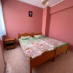 Charming & Comfy Apartment 2 Minutes To Mackenzie Beach & 5 Minutes To Airport, Close To Restaurants & City Center