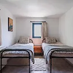 Cosy Mountain Retreat
