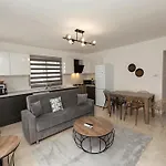 Dubai Suite