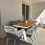 Nissi Elena -Sunshine Apt