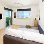 Sea View Apt*Spacious Balcony*200M To The Beach