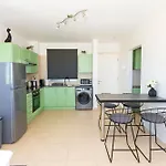 Sea View Apt*Spacious Balcony*200M To The Beach