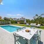 By The Beach - Blue Topaz Villa