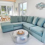 Sunset Family Villa, 1-Min Walk To Beach