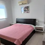 Modern Holiday Appartment With Pool