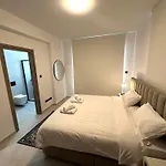 204 Lux Suites Level2 Tower 206