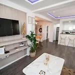 Lazuli Beachfront Sea View Ap144