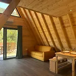 Private Nature Glamping Cabin With Pool & Bbq Retreat