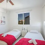 Apt Pernera Dyo - Modern 2 Bedroom Pernera Apt With Communal Pool - Close To All Amenities
