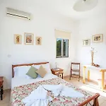 Villa Kanthos - Beautiful 4 Bedroom Protaras Villa With Pool - Close To The Beach