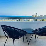 Sea View 1Br With Pool Access