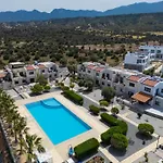 Queit Amazing Penthouse With Rooftop 360 ,Pool , Beachfront And Bbq