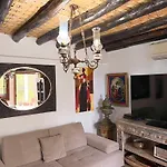 Karmi C4 Apartment With Jacuzzi