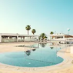 Piere - Anne Beach Hotel