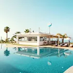 Piere - Anne Beach Hotel