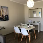 Kings Palace - Modern And Stylish 1 Bedroom Apartment
