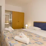 Alecos Hotel Apartments