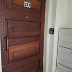 Queens Garden Apt By Kings Mall