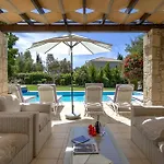 Villa Lara - 11, Spacious Villa With Large Garden And Private Pool On Aphrodite Hills