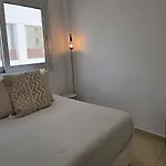 Phaedrus Living: City Centre Luxury Flat Esperidon 201