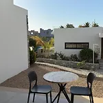 Sunny 1 Bedroom Apartment With Private Terrace Kalogrea