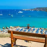 Leonies By The Sea