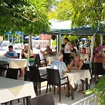 Riverside Garden Resort
