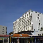 Golden Arches Hotel