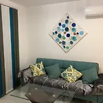 Luxury 2 Bed Apartment Next To The Beach