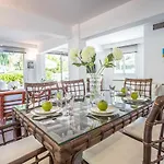Villa Hibiscus