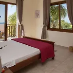 Coral Bay Sunlove Villa