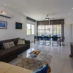 Sea Breeze Apartments - 3 Bedroom Apartment