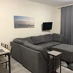Rita Court 1 Bdr Apt 300 M From The Beach