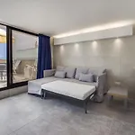 Gevoni Deluxe Suites