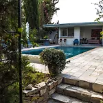 Idyllic Studio With Private Pool