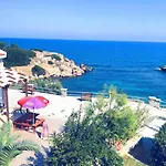 Sea & Sky At Escape Beach