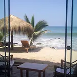 Baja Canoas Hotel