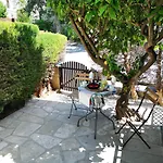 Tedy's Townhouse-Margarita Gardens