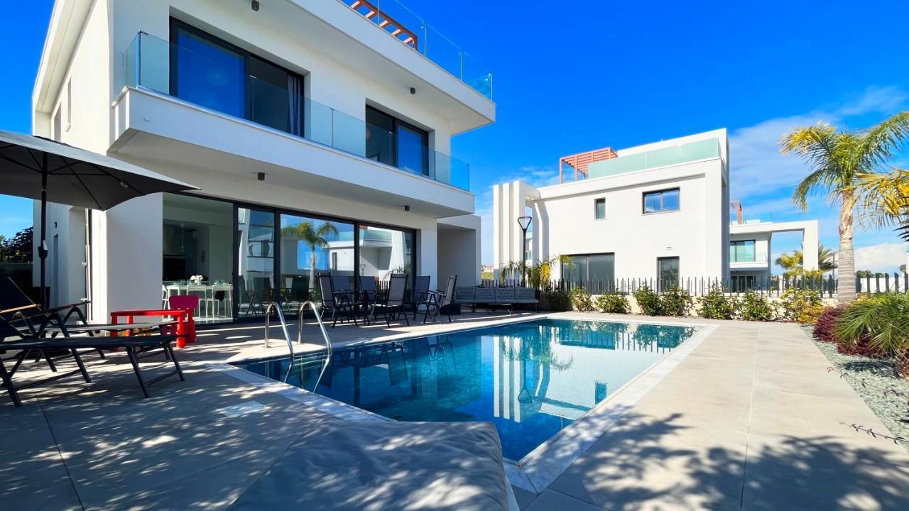 By The Bay Villa,3 Br/pool Vila *
