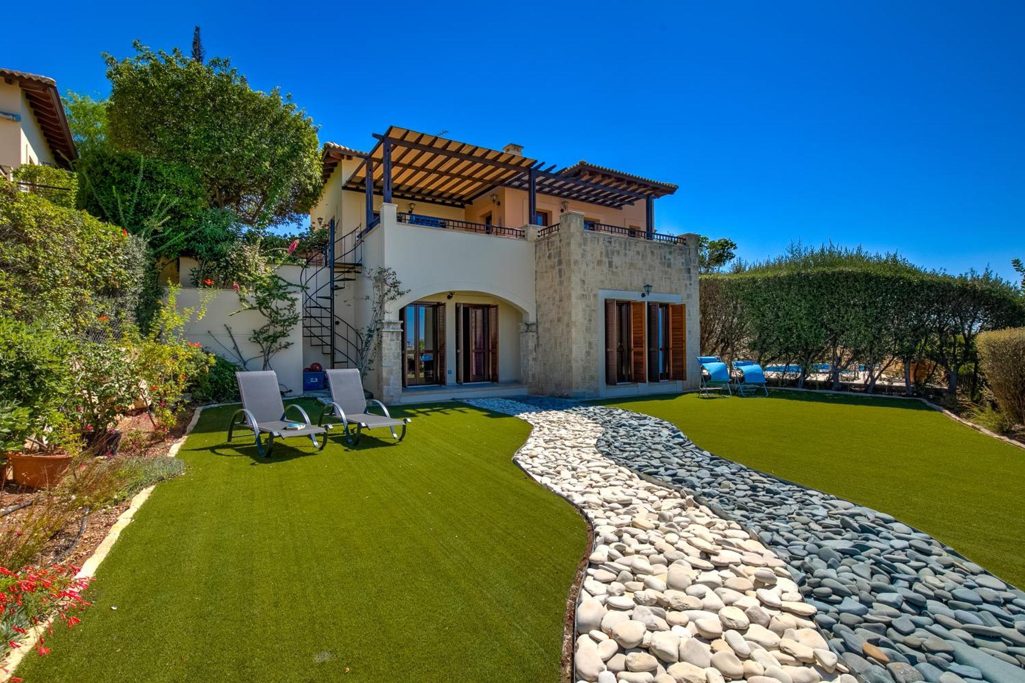 Vila Fantastic Junior Cz02 Salamis With Gorgeous Views, Aphrodite Hills Kouklia