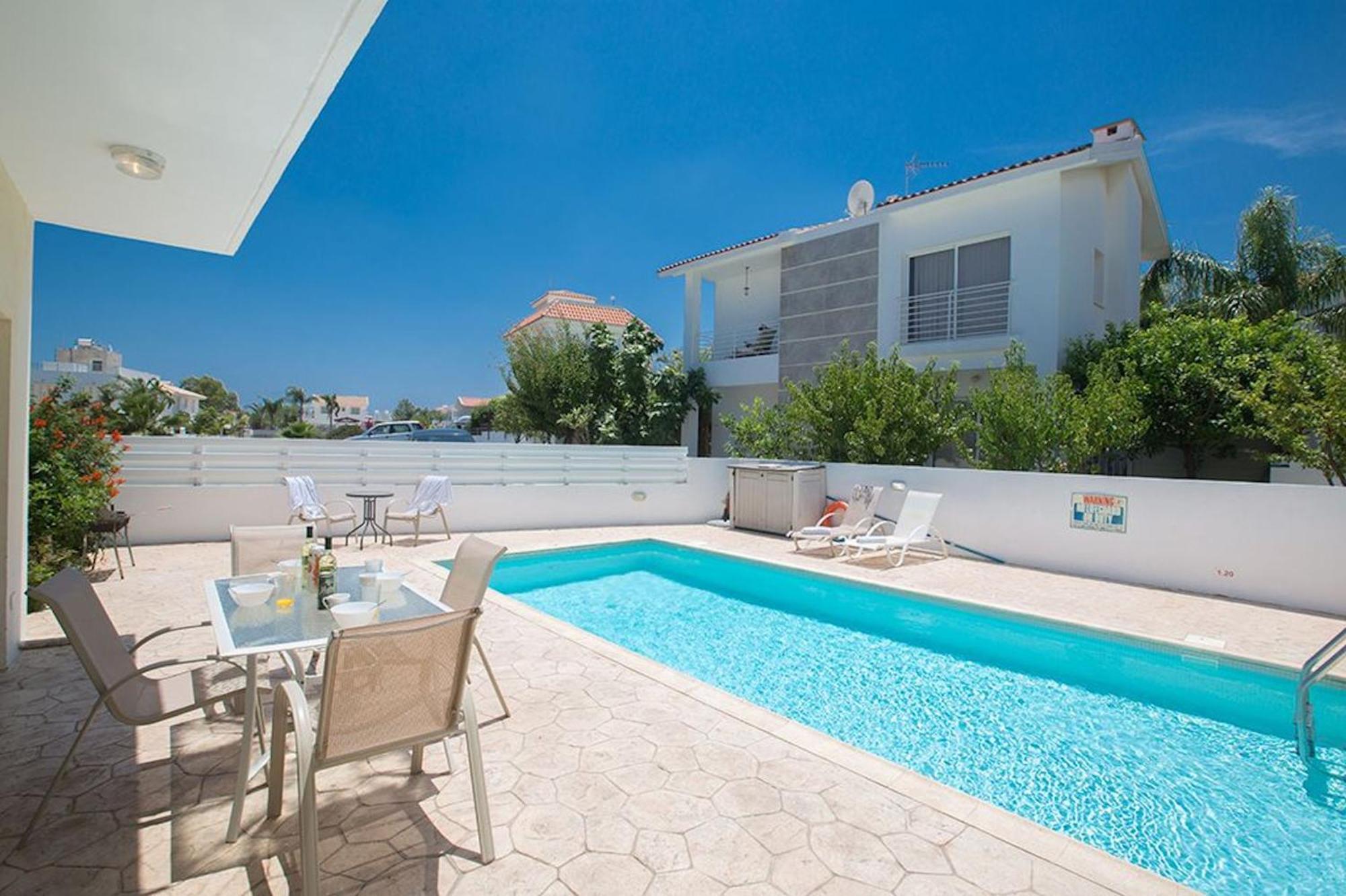 3 Bedrooms Private Pool Dafnis Morfi Close To Strip Protaras