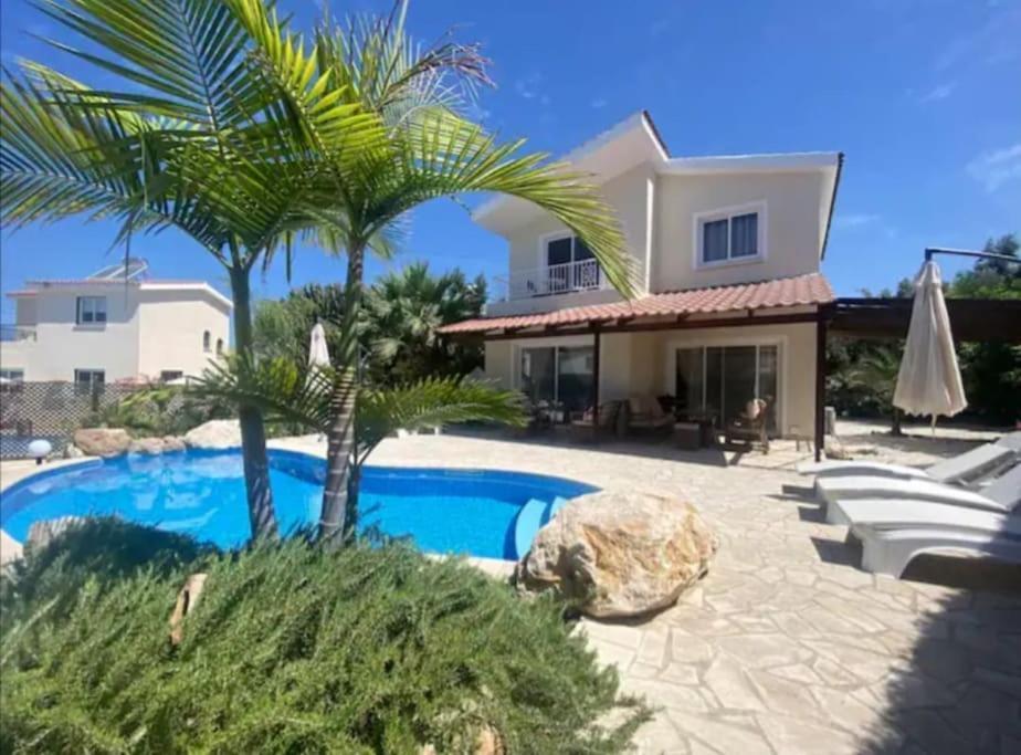 Crystal Coral Bay Villa