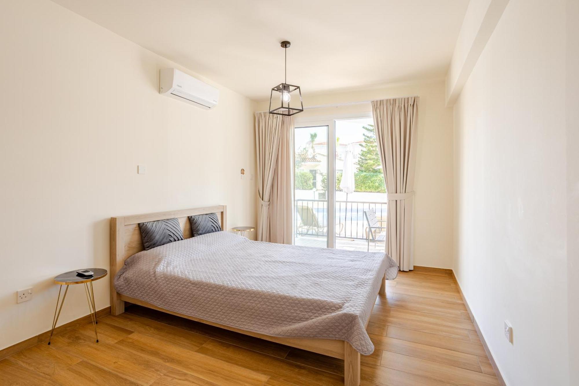 Апартаменты Danaos Seaside 001 With Pool In Tourist Area Пафос