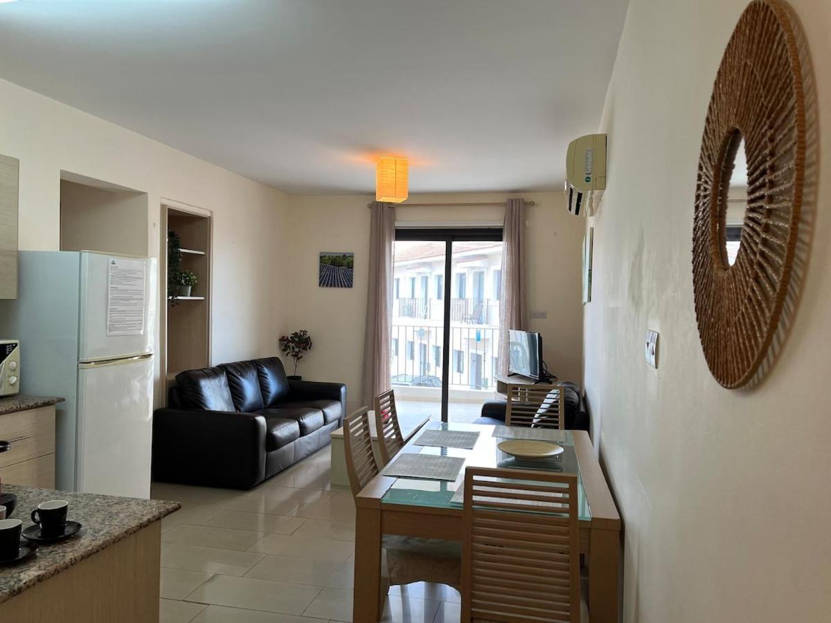 2 Bedroom Apartment, Pools, 800m To Beach, Kyklades
