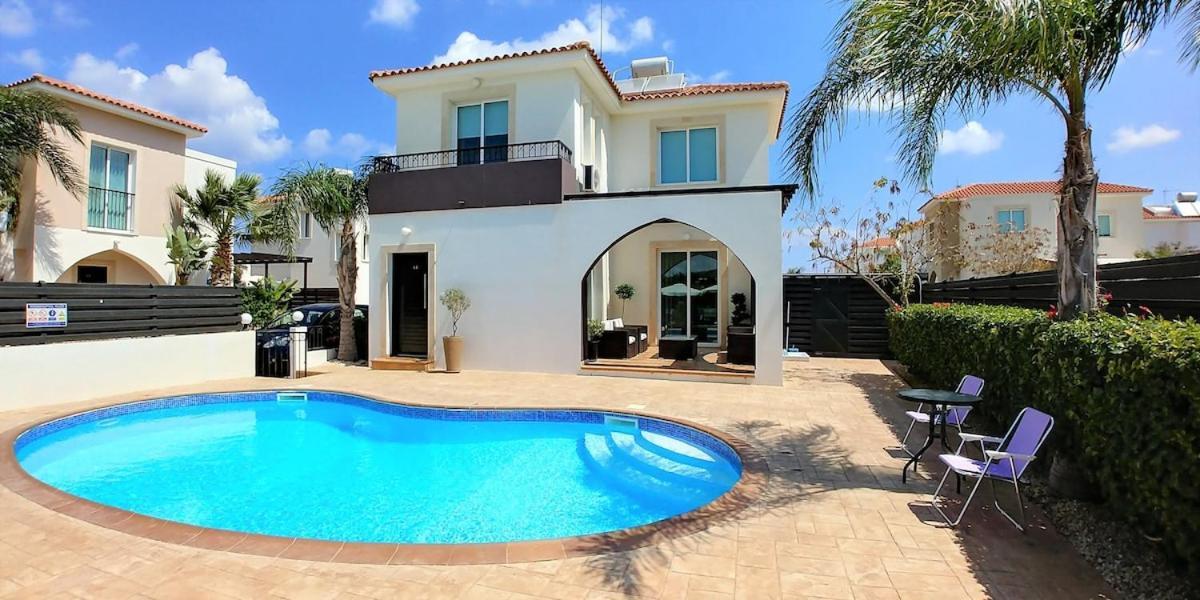 Oresti With A Pool Villa