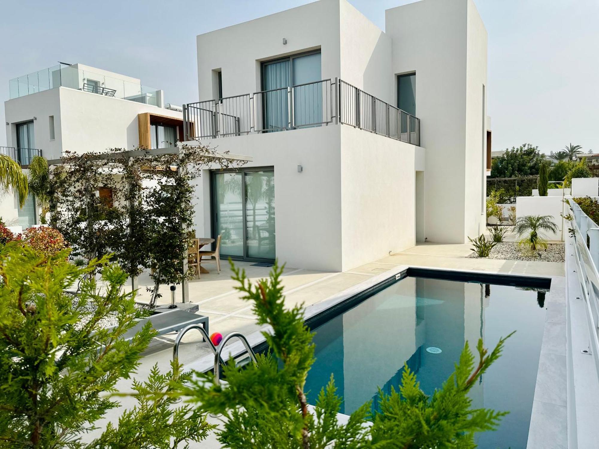 Luxury 4 Bdr Nerida Klorakas