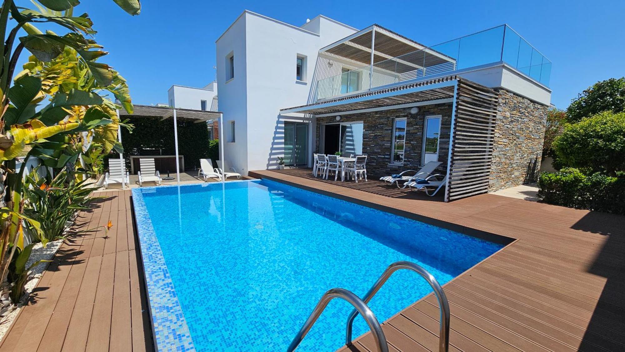Akti 3 Bed * Paphos