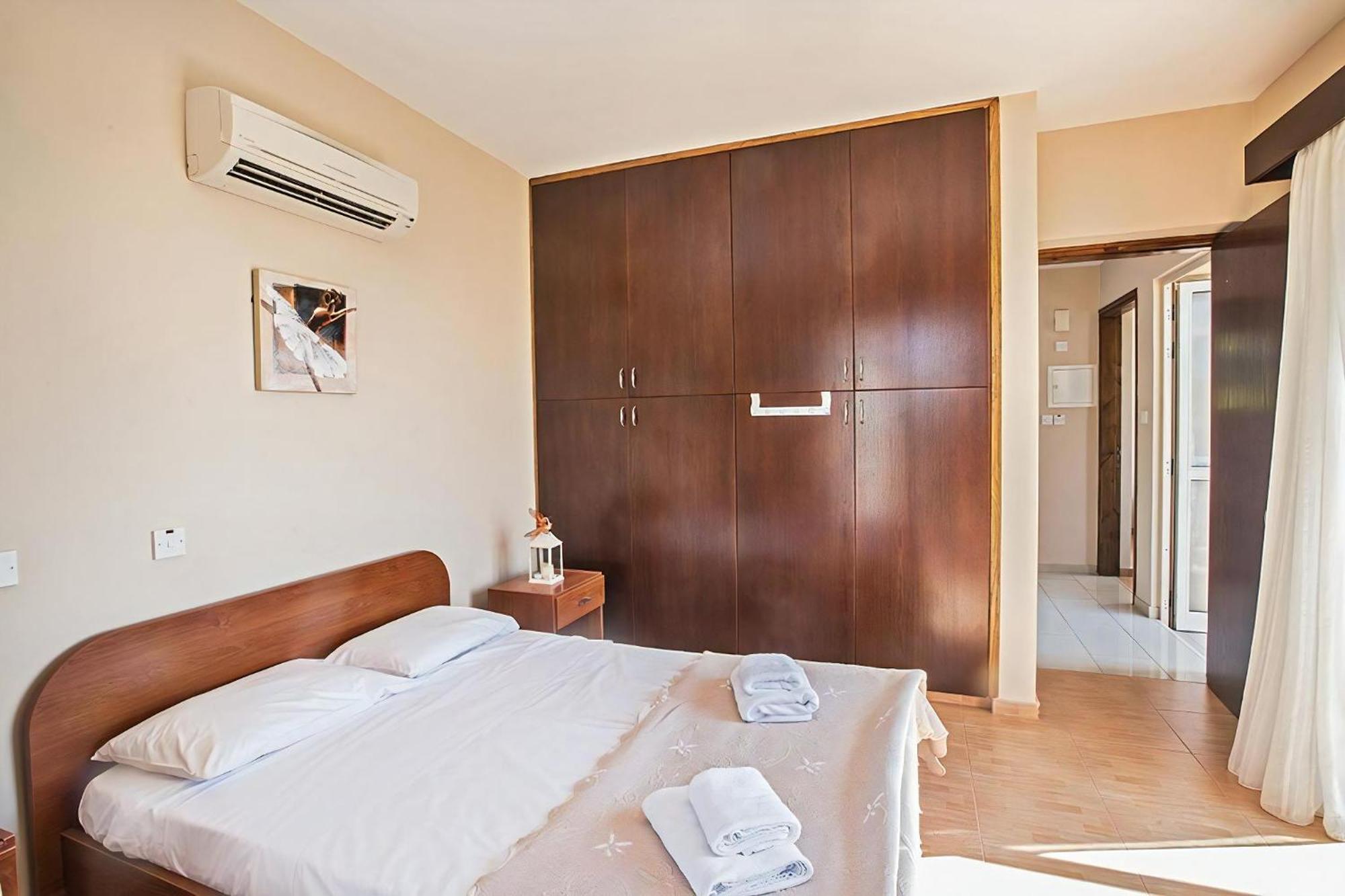 Aspro Enas - Stunning 3 Bedroom Ayia Thekla With Private Pool And Sea Views Villa