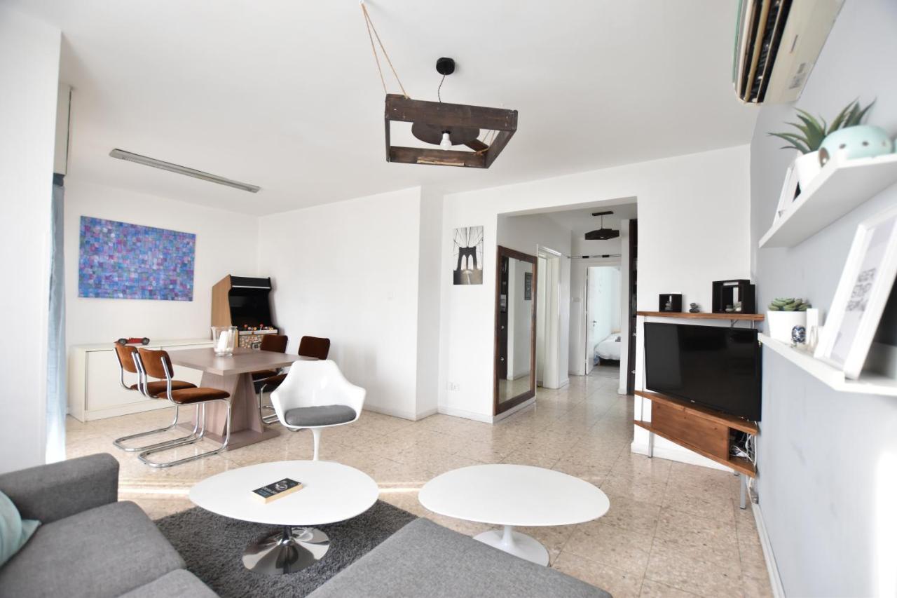 Glabur - The Cozy 2 Bdr - City, Free Parking & Wifi, Welcomes You!!! Appartamento